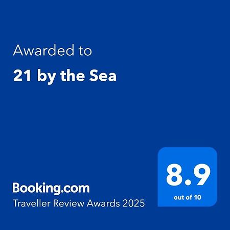 21 By The Sea Apartment Mamaia Ngoại thất bức ảnh