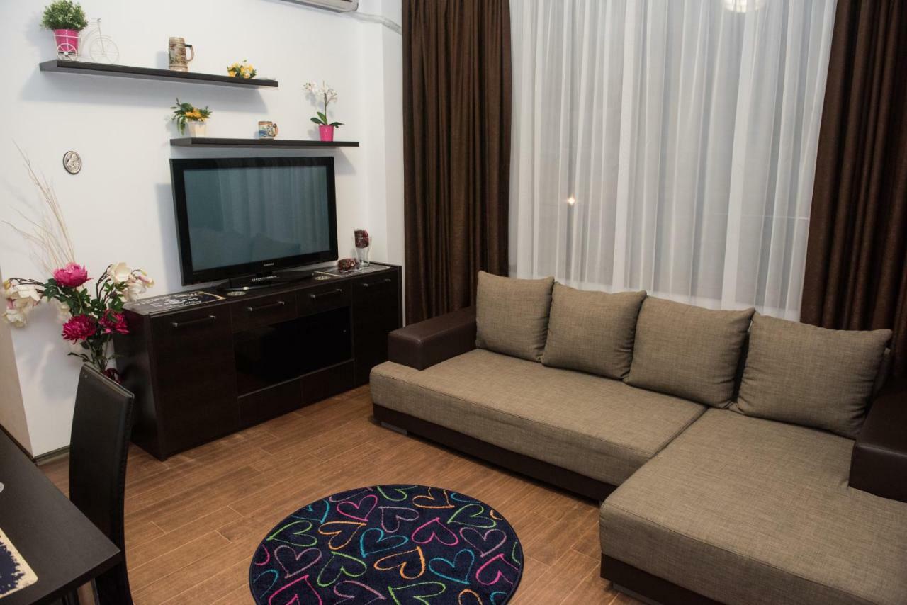 21 By The Sea Apartment Mamaia Ngoại thất bức ảnh