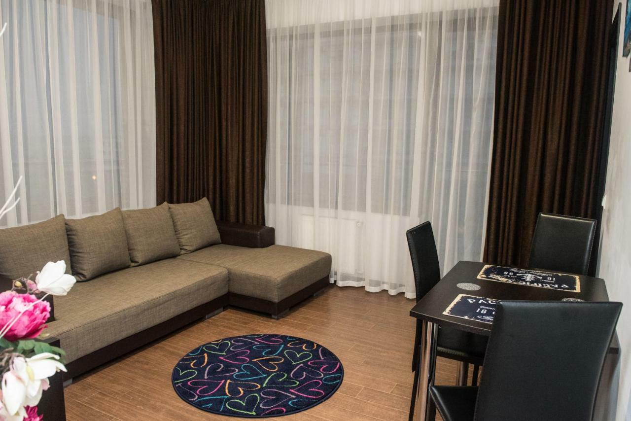 21 By The Sea Apartment Mamaia Ngoại thất bức ảnh
